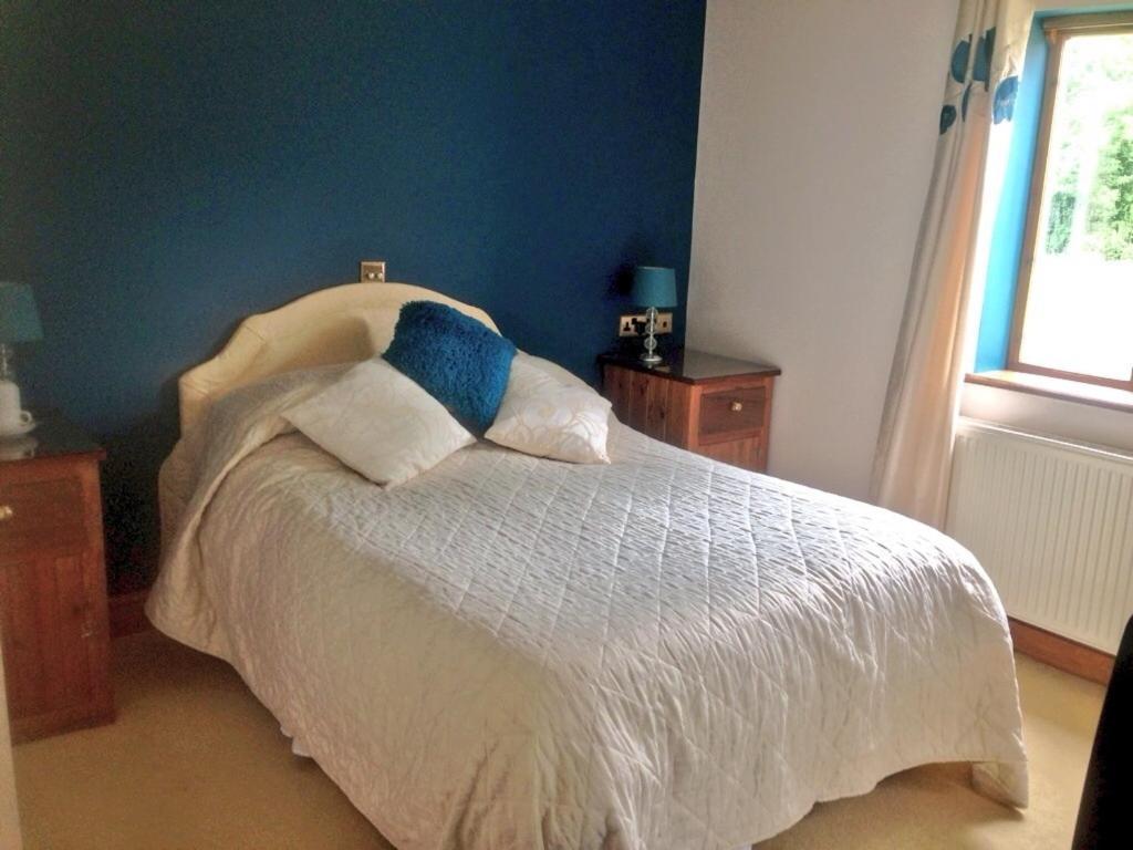 Bury St. Edmunds The Golden Boar Inn الغرفة الصورة